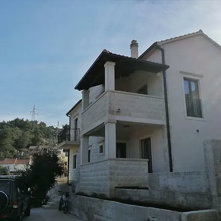 Apartmani Marijana Postira Exterior photo
